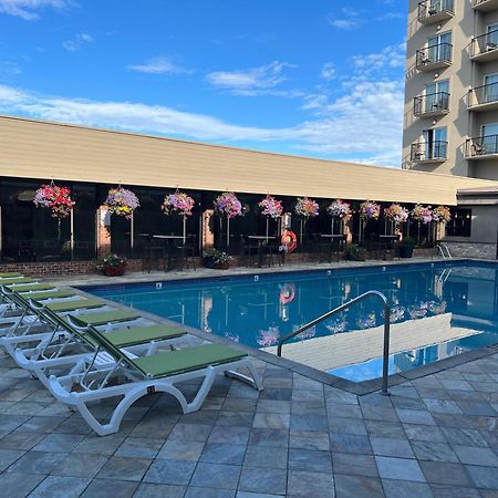Coast Capri Hotel Келоуна Экстерьер фото
