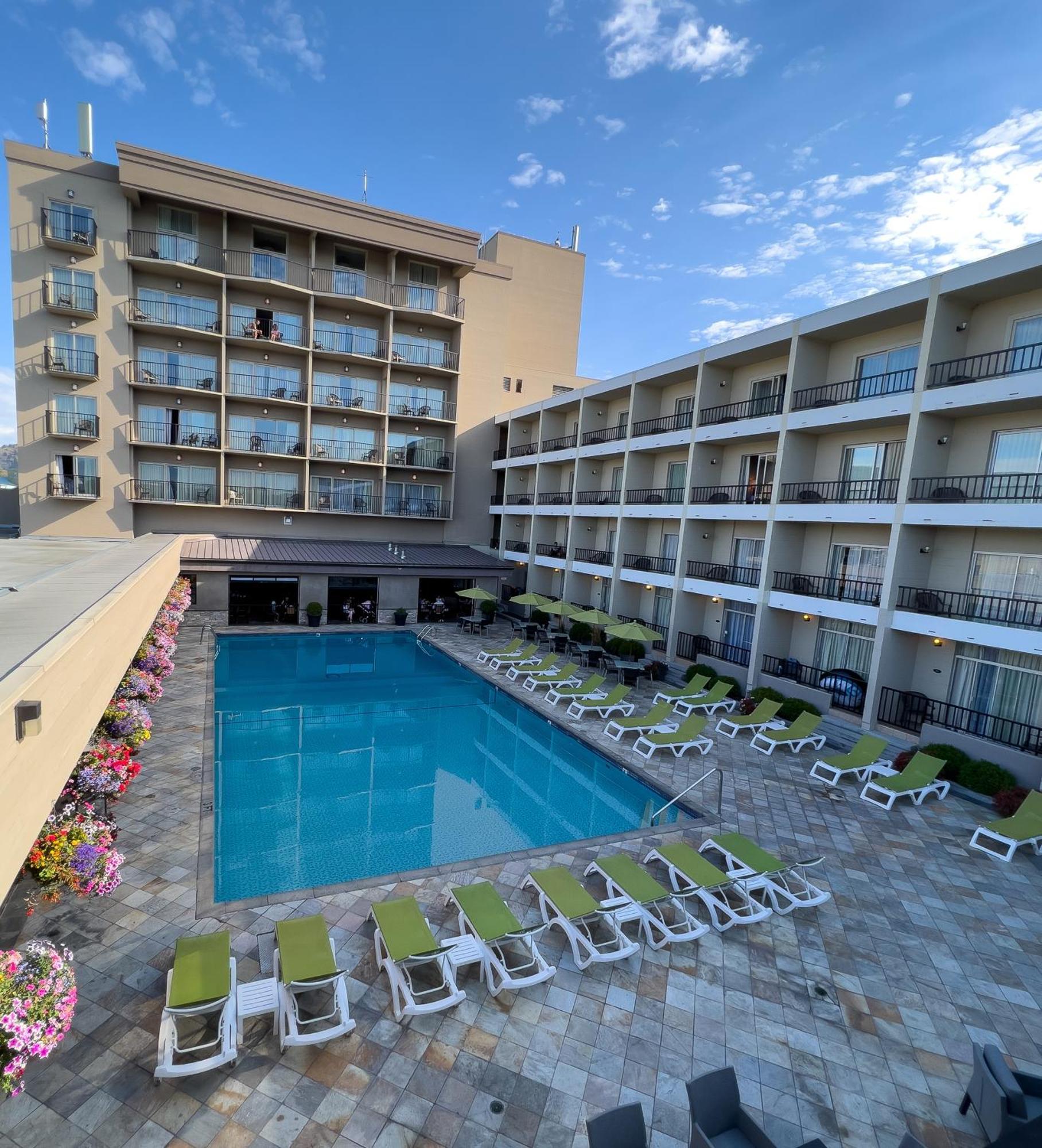 Coast Capri Hotel Келоуна Экстерьер фото